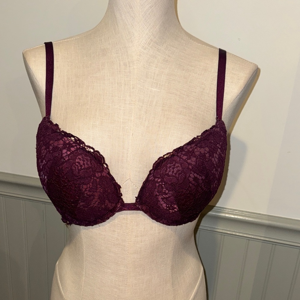 Victoria's Secret Very Sexy Lace Push up Bra in Rich Burgundy 34D‎